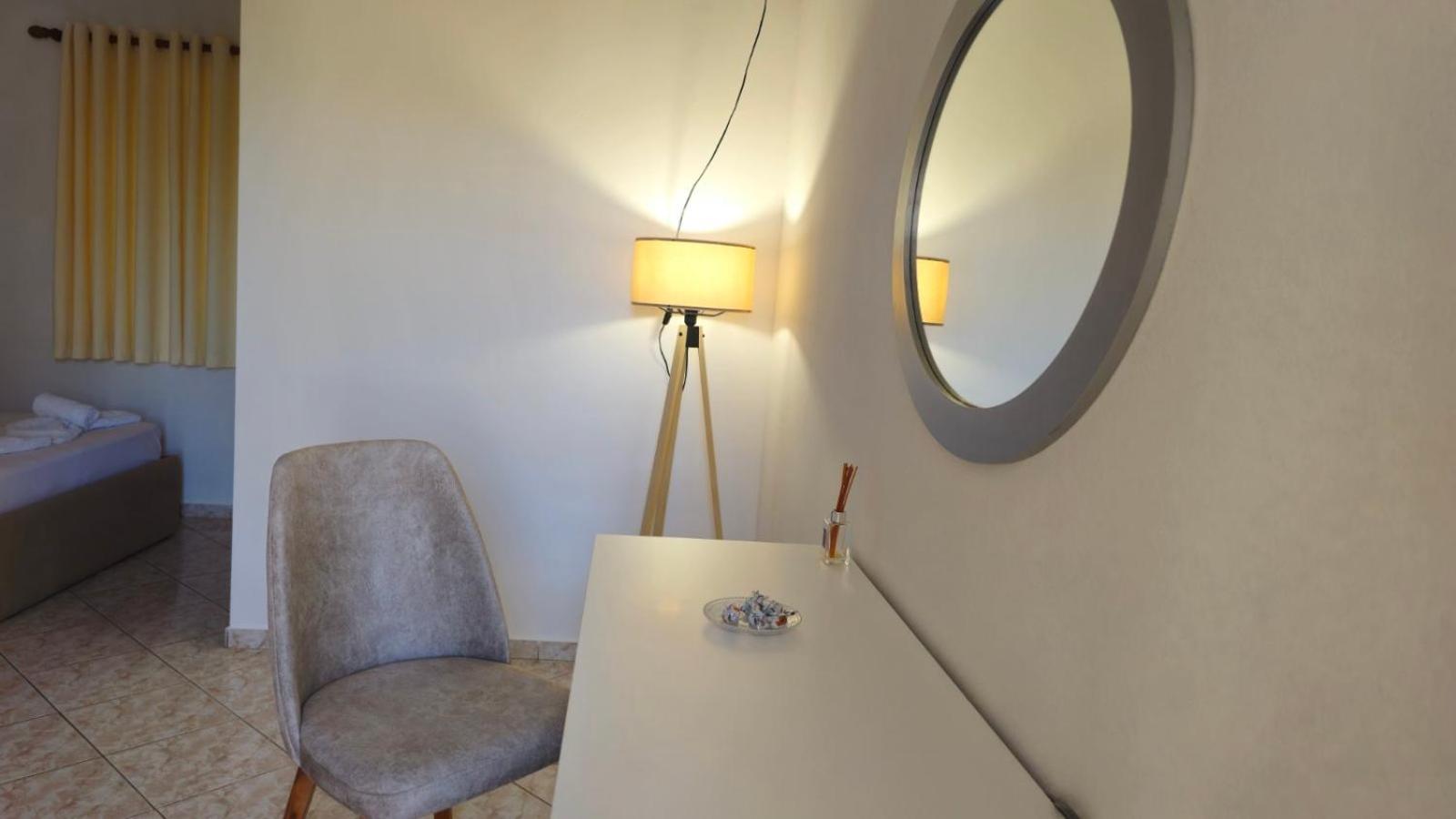 Hotel Arileo Himarë Habitación foto